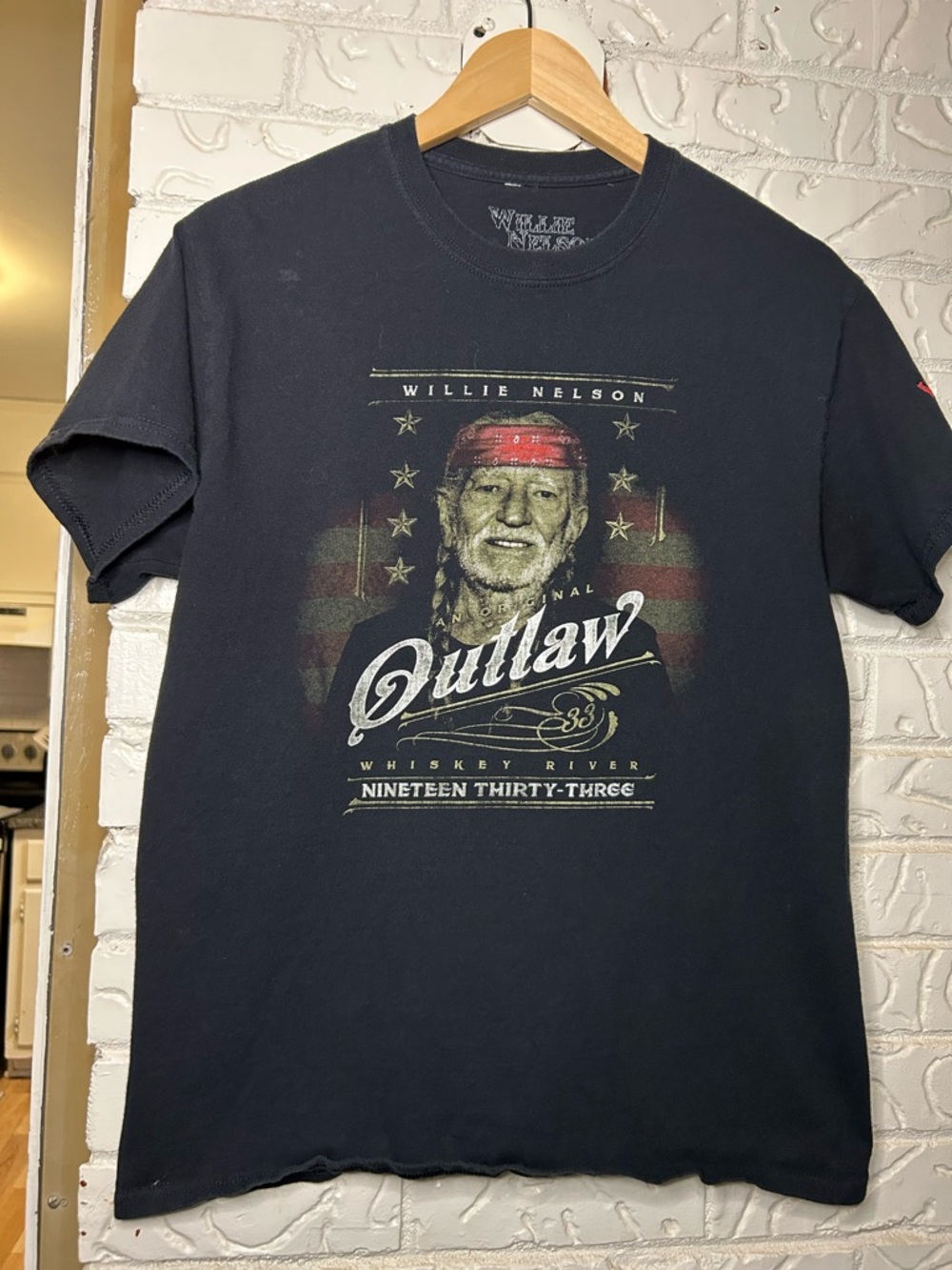 Willie Nelson & Friends - Nashville Museum Outlaw Shirt - Size Medium